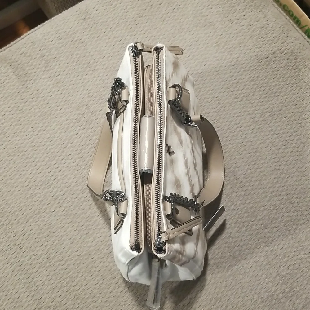 Vera Wang Satchel Purse - Picture 4 of 16